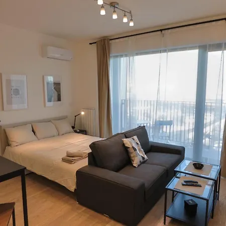 Apartment Bw Wess